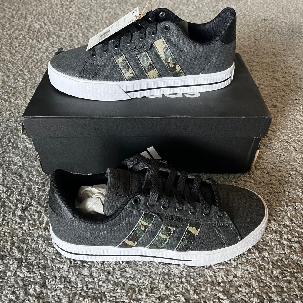 Men’s Adidas Daily 3.0 Skate Shoe Camo Color Size 7 GY5483